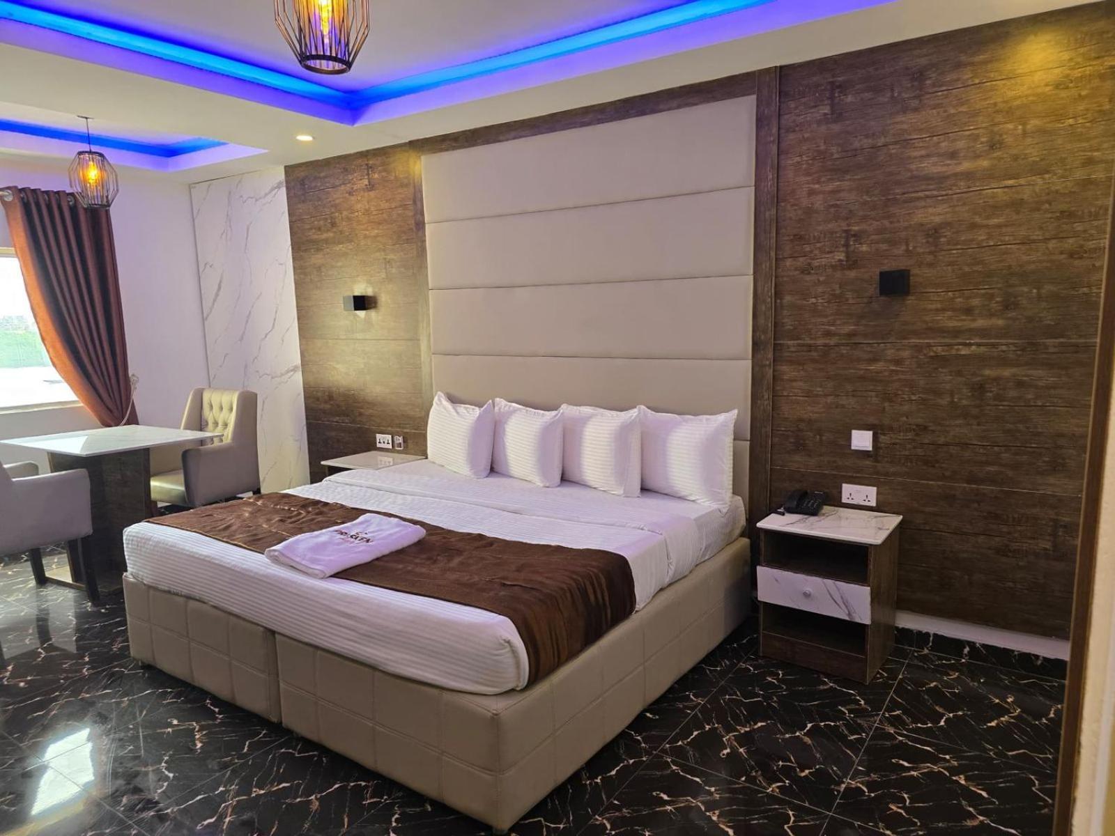 Presken Kuramo Waters Hotel Lagos Bagian luar foto