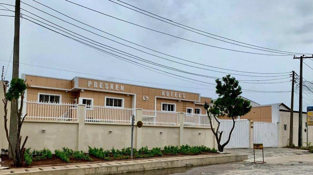 Presken Kuramo Waters Hotel Lagos Bagian luar foto