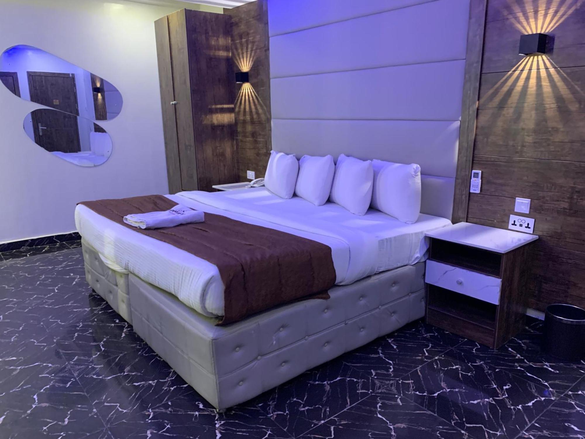 Presken Kuramo Waters Hotel Lagos Bagian luar foto